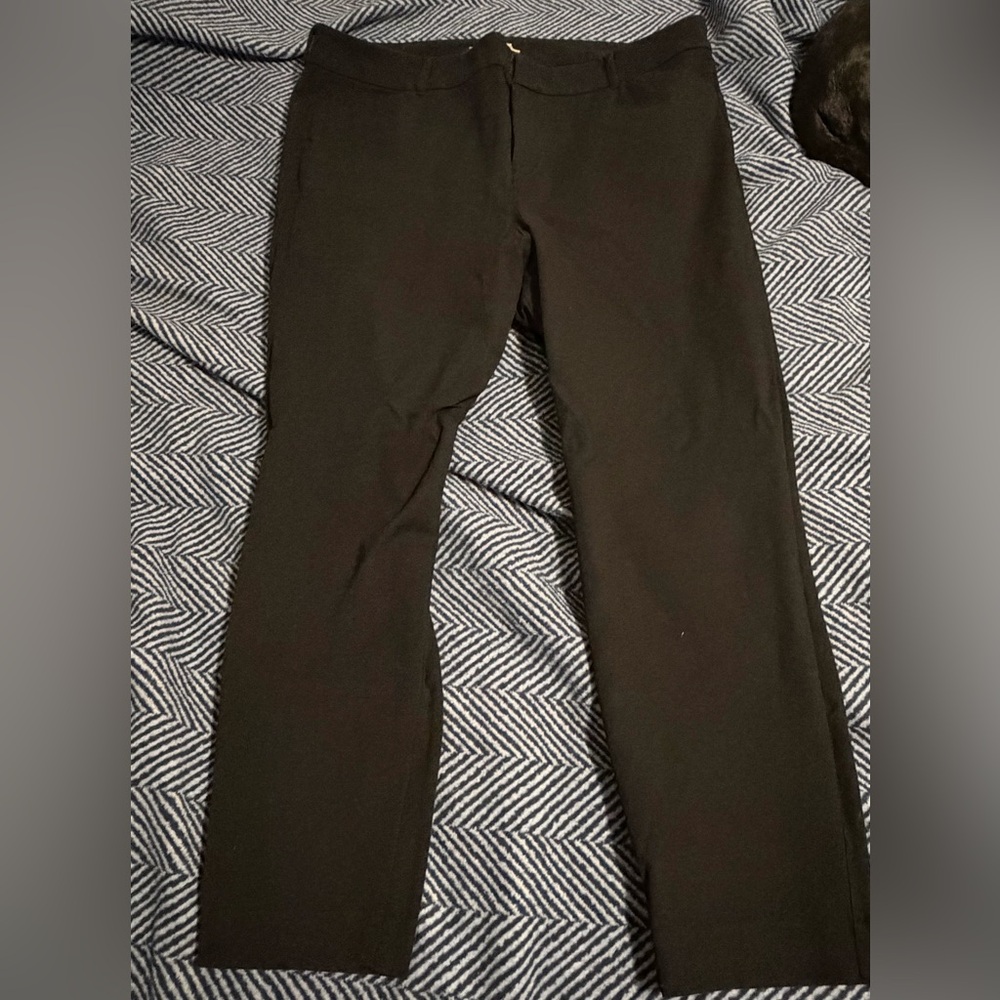 Old Navy Women’s Black Pixie Pants - Sz 18